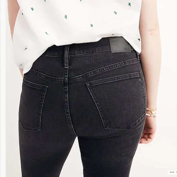 9" Mid-Rise Skinny Jeans in Black Sea - Picture 2 of 5